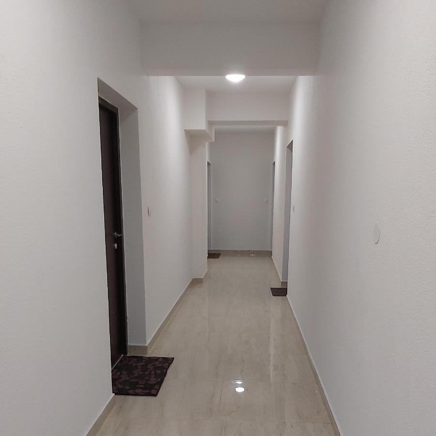 Appartamento Apartman Miss T Podgorica Esterno foto